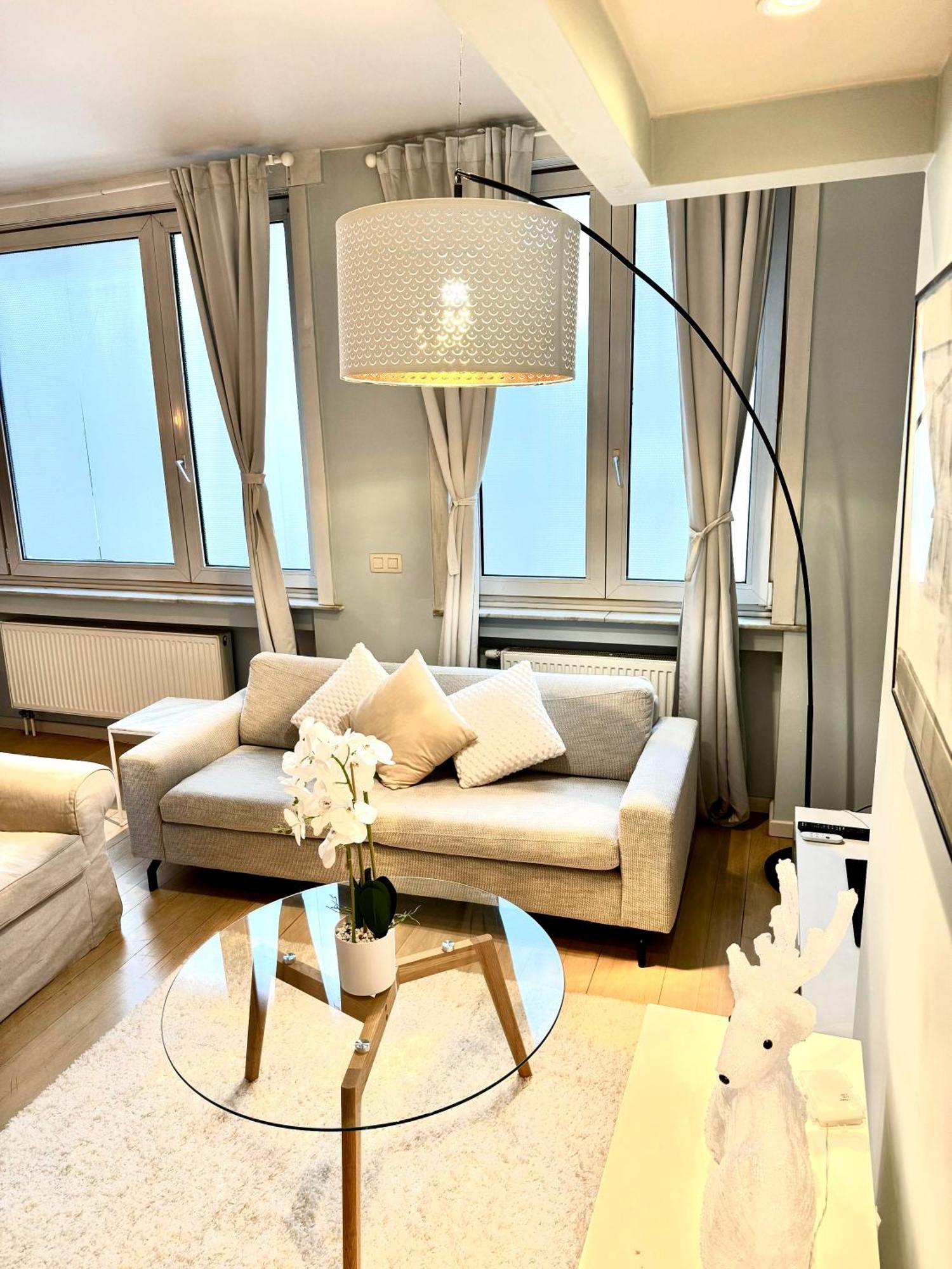 Beautiful 2 Bedroom Familiar Luxury Apartment Brussels