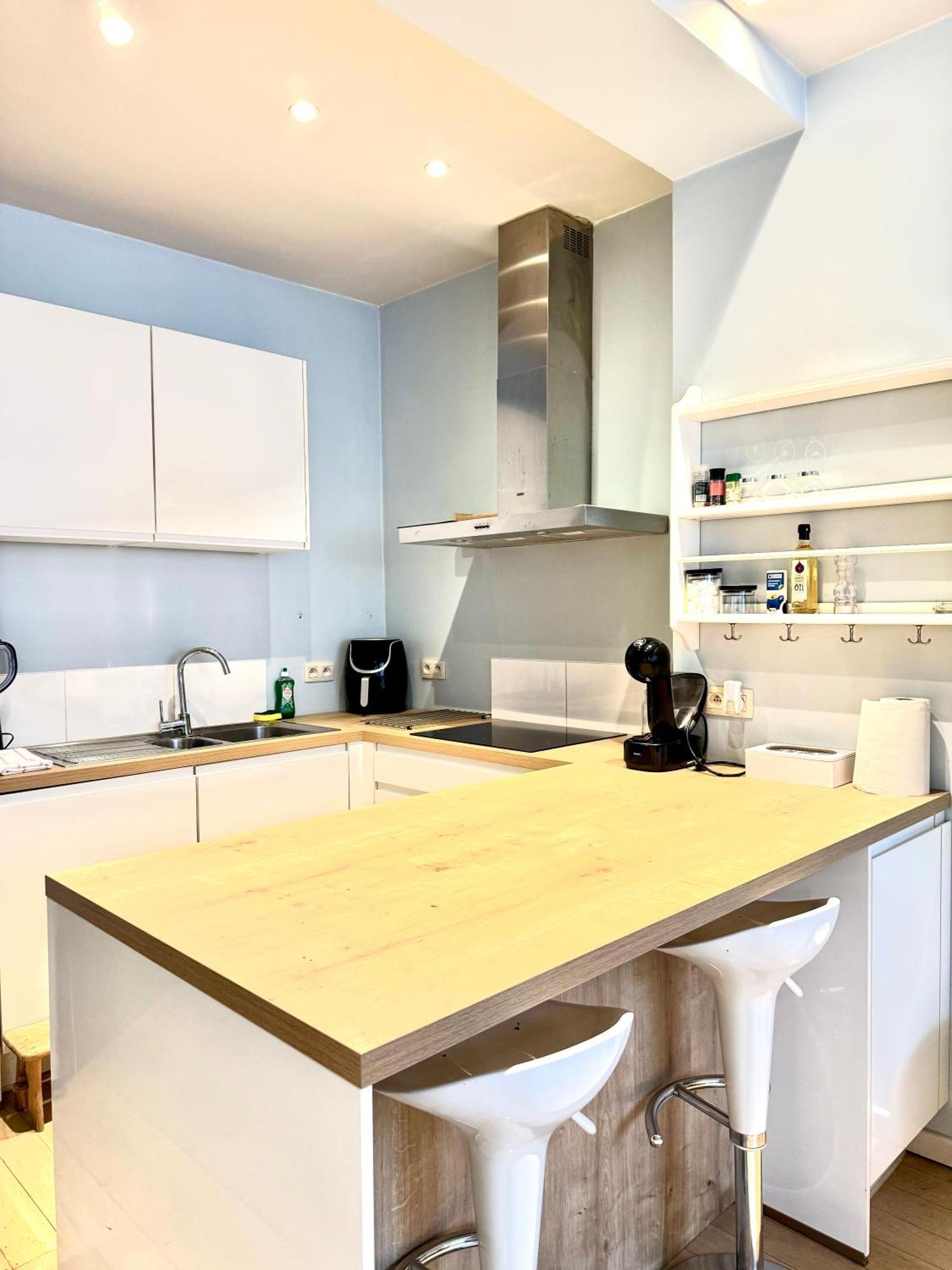 Beautiful 2 Bedroom Familiar Luxury Appartamento