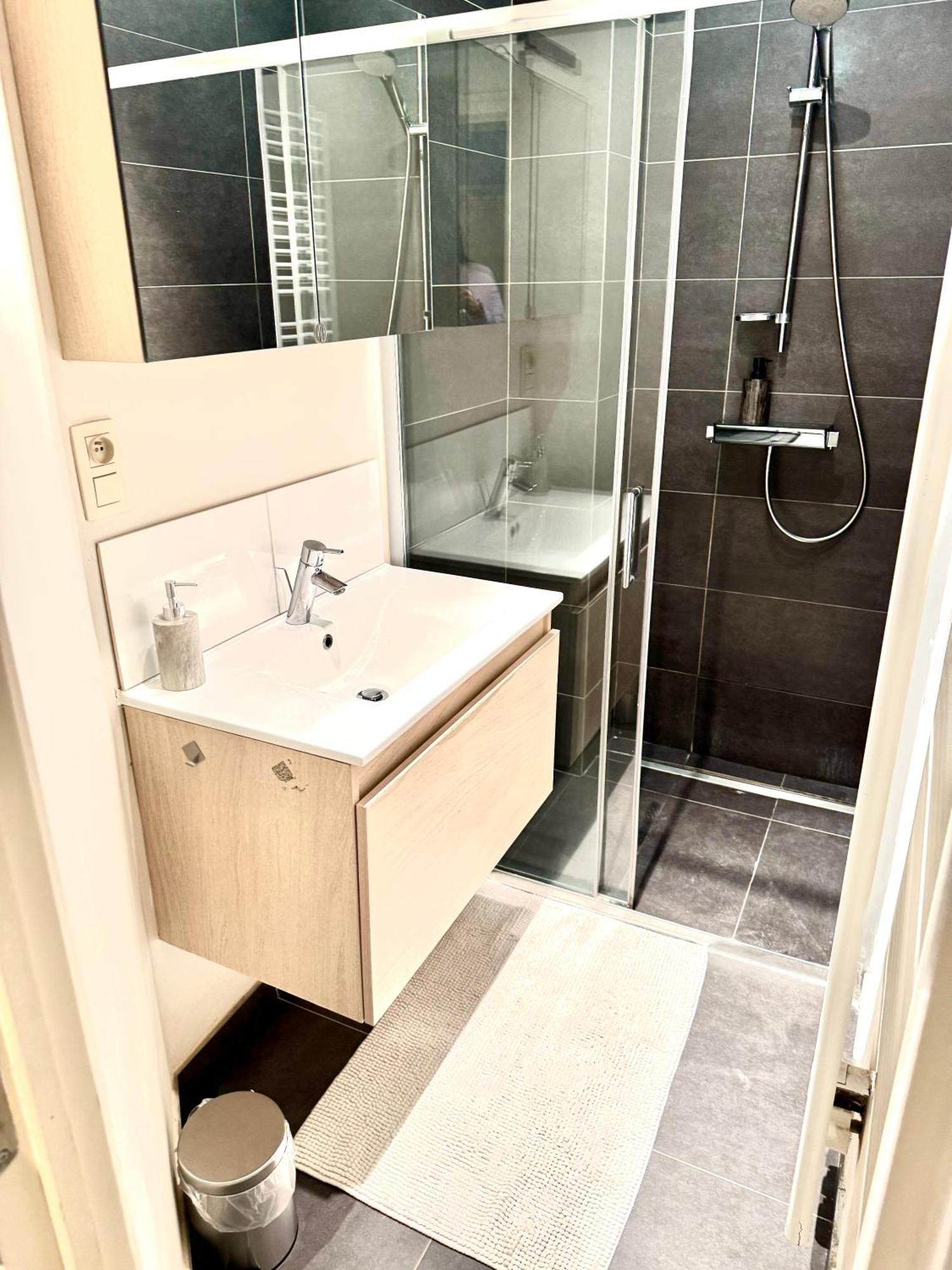 Beautiful 2 Bedroom Familiar Luxury Appartamento *